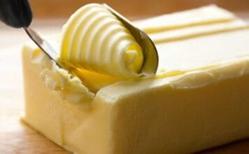 Как се произвежда маслото – от млякото до готовия продукт