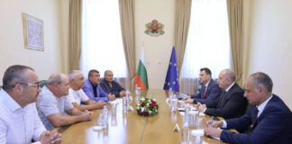 Представители на НСГБ поставиха исканията си пред премиера: 15 евроцента за млякото и подобряване ситуацията на пазара на мляко