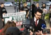 Сдружение „Невидими животни“/ Две седмици в клетка: младите хора, които отказаха телето да бъде невидимо